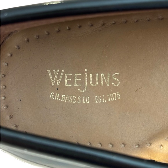 Bass Weejuns Whitney. Black Patent Leather. SZ. 10. Academia. Preppy. Classic - Picture 8 of 12